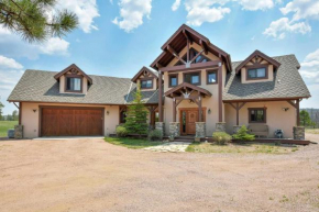 Idyllic Florissant Cabin with Patio and Hot Tub!